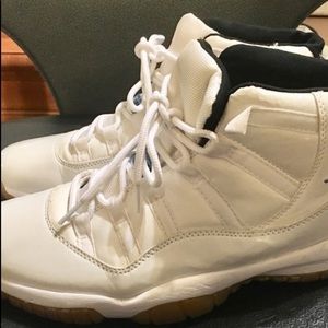 Men’s Jordan 11s. White and blue fakes